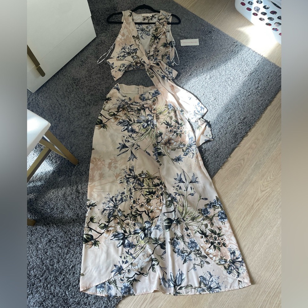 2 piece set. American Threads NWT. SZ M. Pink Floral.